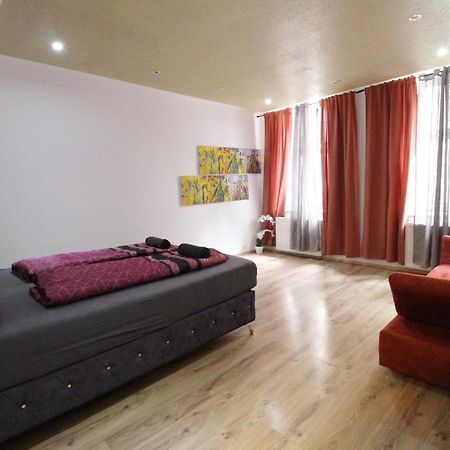 Private Triple Bedroom Rf1 เวียนนา ภายนอก รูปภาพ