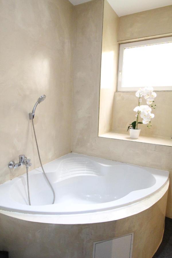 Private Triple Bedroom Rf1 เวียนนา ภายนอก รูปภาพ