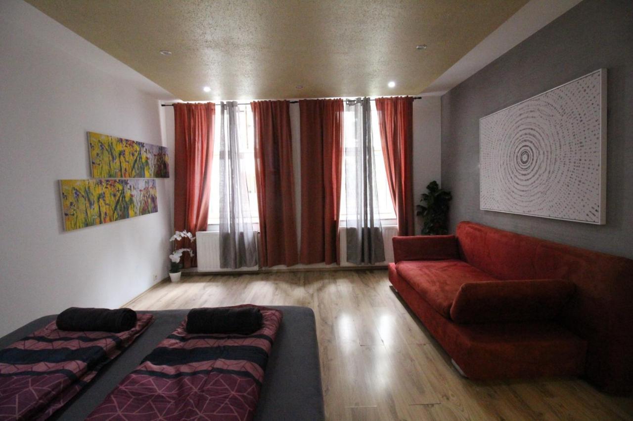 Private Triple Bedroom Rf1 เวียนนา ภายนอก รูปภาพ